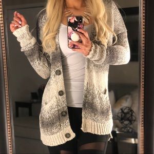 Abercrombie & Fitch Cardigan Sweater! 🌟